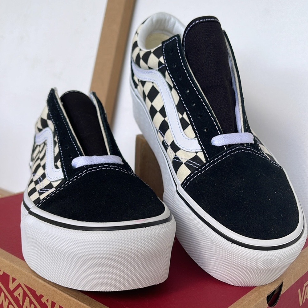 Vans Men’s Old Skool Stacked
Checkerboard Black/Classic
VN0A7Q5MTYQ
Platforms - Picture 8 of 16